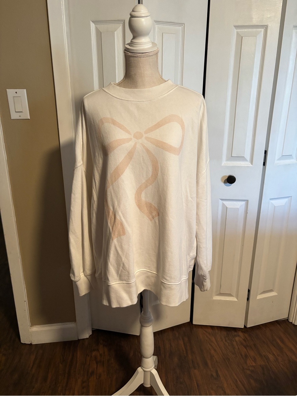 Aerie Cream Pullover with Bow Size Medium but is oversized